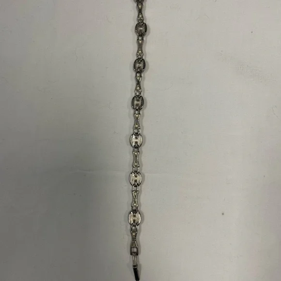 Elegant Sterling Silver and Onyx Chain Bracelet - Picture 3 of 3